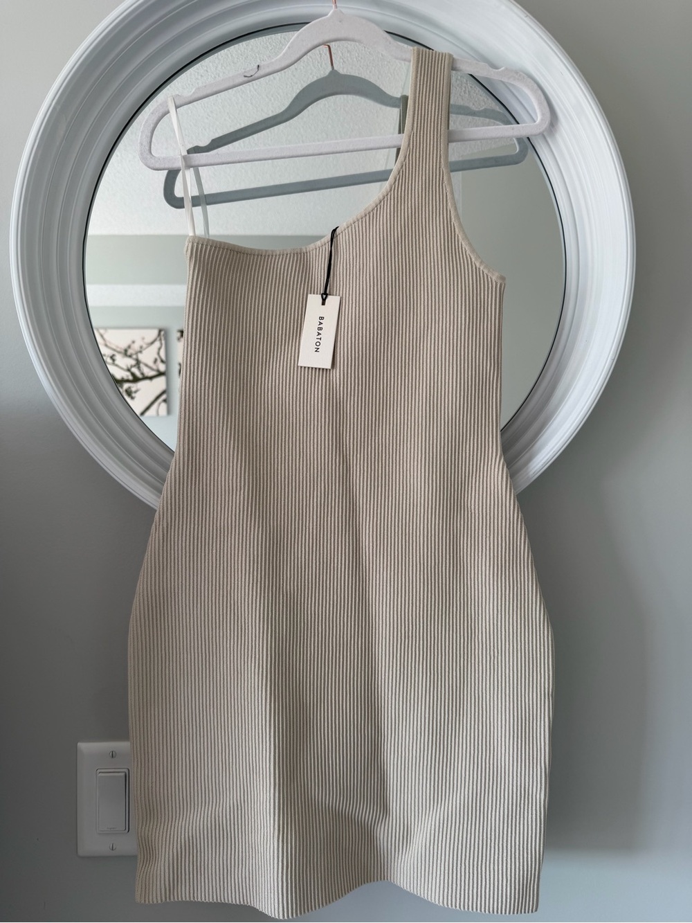 NWT Aritzia Babaton Sculpt Knit One-Shoulder Ribbed Dress - Beige
